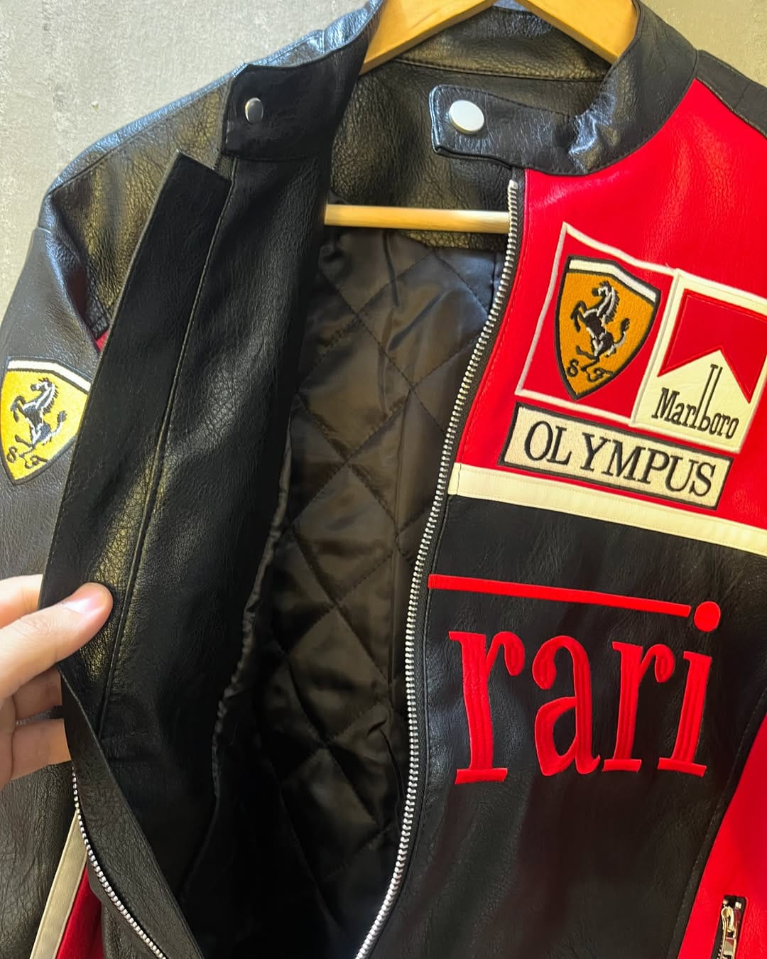 close-up-detail-embroidered-logo-heritage-ferrari-jacket